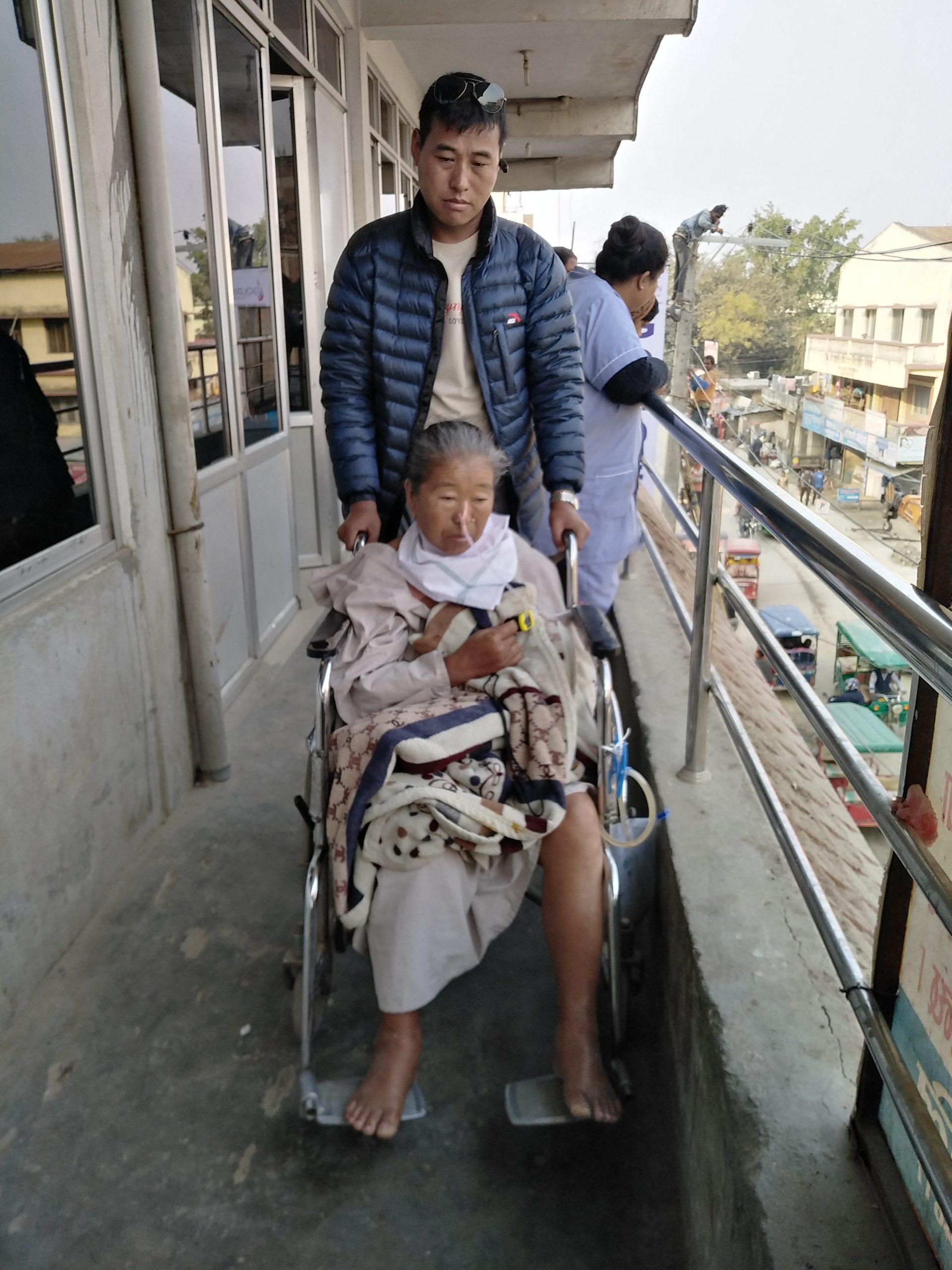 नोबेल हस्पिटल देखी होसियार रहनु होला मेरो आमाको जस्तो बिडा भोग्नु बाट बच्नु होला ।